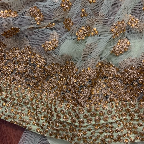 Used like new heavy embellished Indian/Pakistani Lengha party dress - Picture 6 of 8
